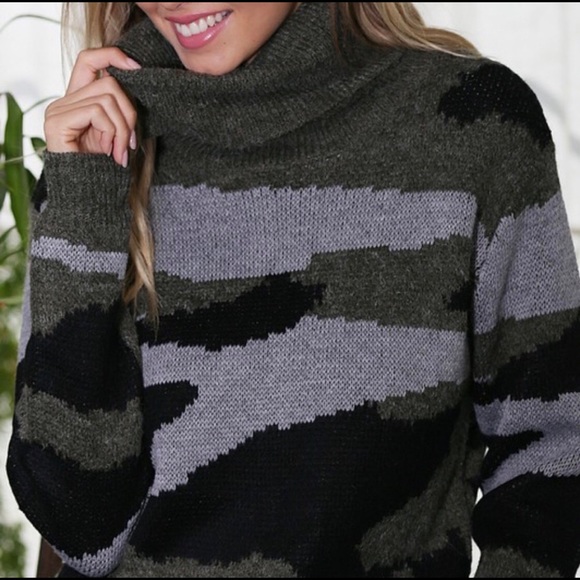 NWT! Darling Camo Print mock turtleneck sweater - Picture 2 of 5